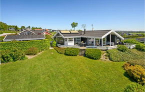 Beautiful Home In Rønde With Kitchen, Rønde
